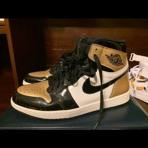 Jordan 1 Gold Toe